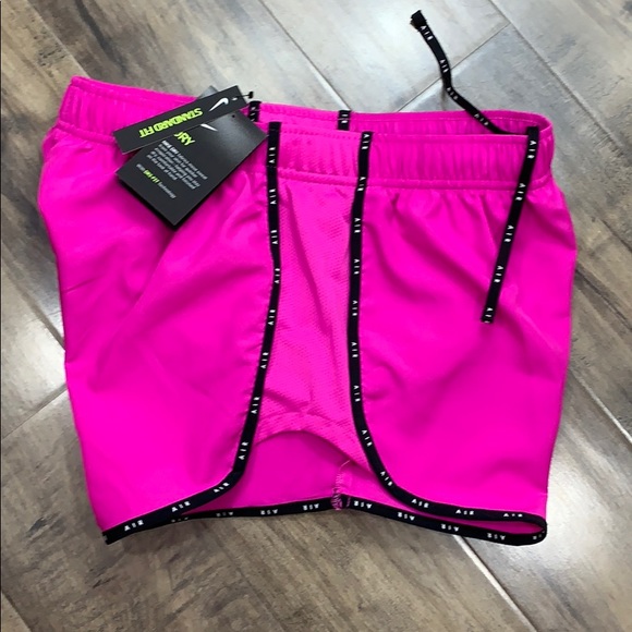 NIKE Women’s running shorts with Dri-Fit Technolog - Picture 10 of 12